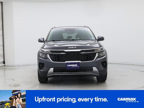 Black 2024 Kia Seltos EX