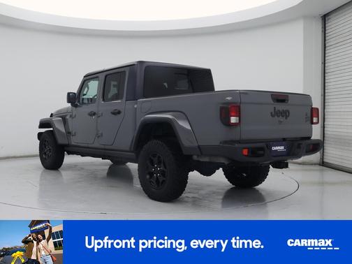 Gray 2021 Jeep Gladiator Willy's