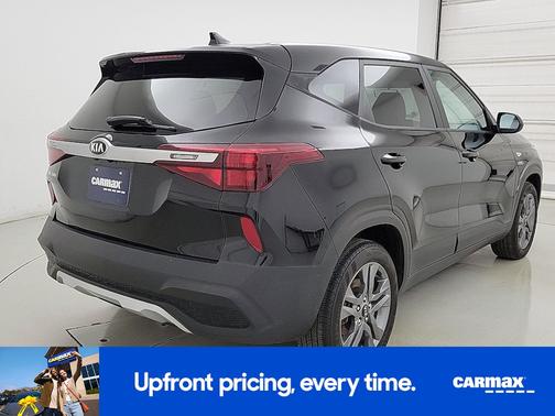 Black 2021 Kia Seltos LX