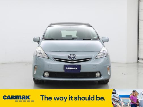 2014 Toyota Prius v Five