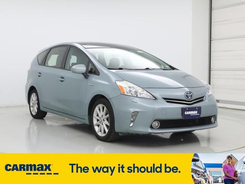 2014 Toyota Prius v Five