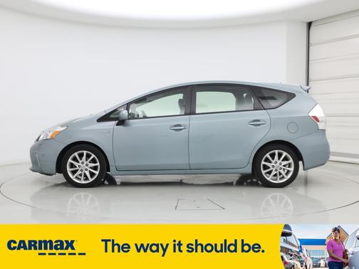 2014 Toyota Prius v Five