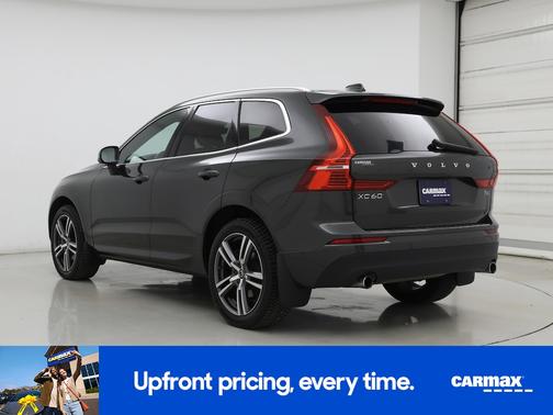 Gray 2019 Volvo XC60 T6 Momentum