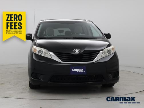 Black 2014 Toyota Sienna LE