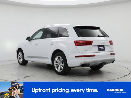 White 2019 Audi Q7 SE Premium
