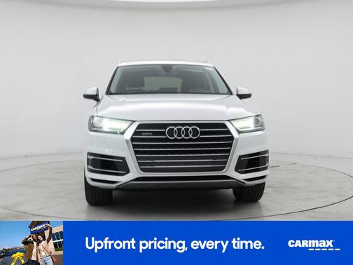 White 2019 Audi Q7 SE Premium