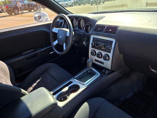 2010 Dodge Challenger SE
