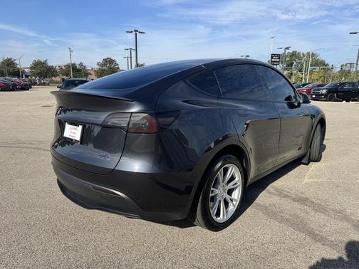 2024 Tesla Model Y Long Range Dual Motor All-Wheel Drive