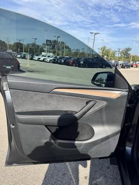 2024 Tesla Model Y Long Range Dual Motor All-Wheel Drive