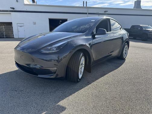 2024 Tesla Model Y Long Range Dual Motor All-Wheel Drive