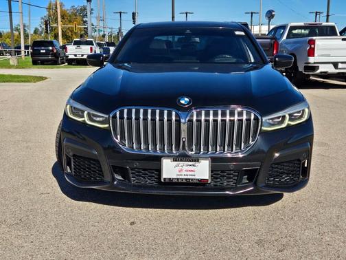 2020 BMW 740 740i