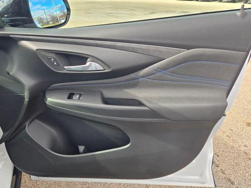 Summit White 2026 Buick Envista Sport Touring FWD