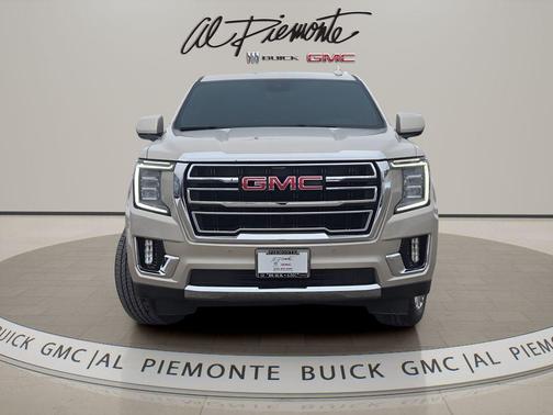 Pearl Beige Metallic 2023 GMC Yukon SLT