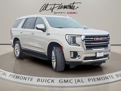 Pearl Beige Metallic 2023 GMC Yukon SLT