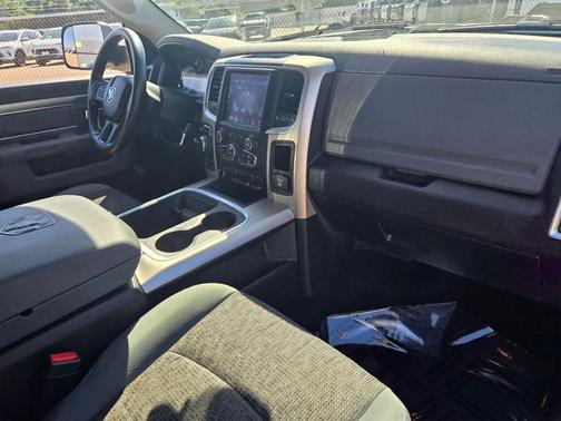 2019 RAM 1500 SLT