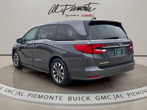 Modern Steel Metallic 2024 Honda Odyssey EX-L