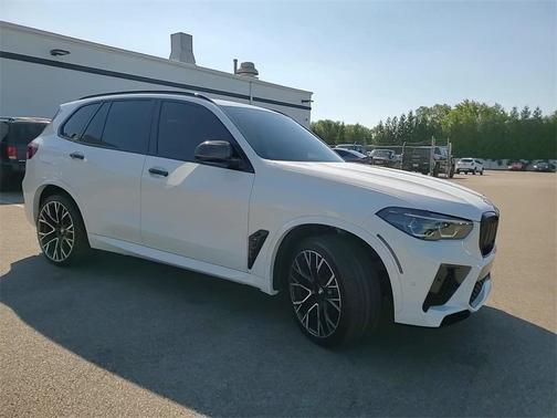Photo 3 of 28 of 2022 BMW X5 M Base