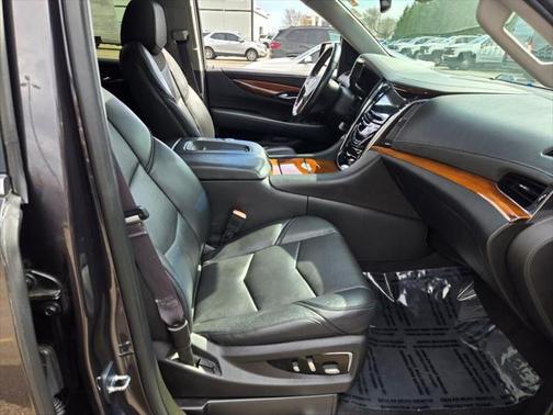 2015 Cadillac Escalade Luxury