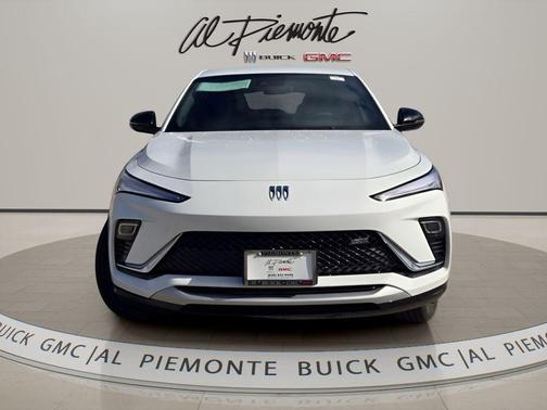 Summit White 2026 Buick Envista Sport Touring FWD