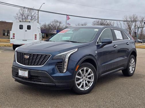 Stellar Black Metallic 2021 Cadillac XT4 Luxury