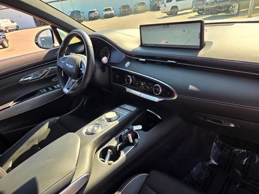 2022 Genesis GV70 2.5T AWD