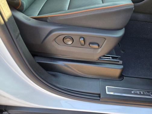 2026 GMC Yukon 4WD AT4