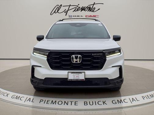 Platinum White Pearl 2025 Honda Pilot Black Edition