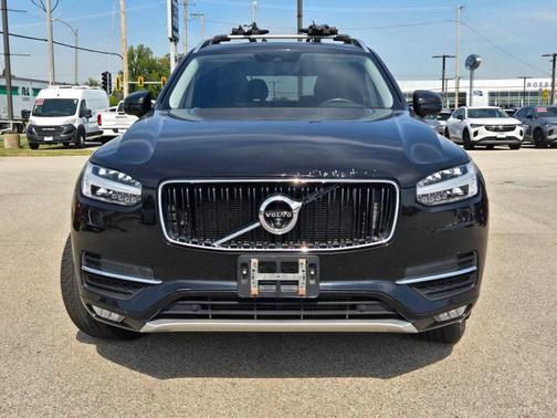 2017 Volvo XC90 T6 Momentum