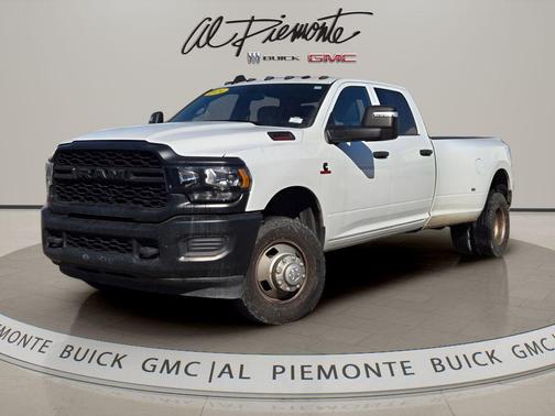 Bright White Clearcoat 2024 RAM 3500 Tradesman Crew Cab 4x4 8' Box
