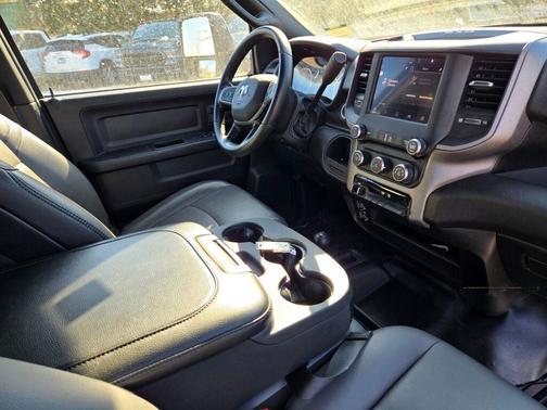 2024 RAM 3500 Tradesman Crew Cab 4x4 8' Box