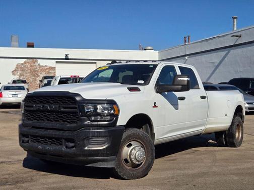 Bright White Clearcoat 2024 RAM 3500 Tradesman Crew Cab 4x4 8' Box
