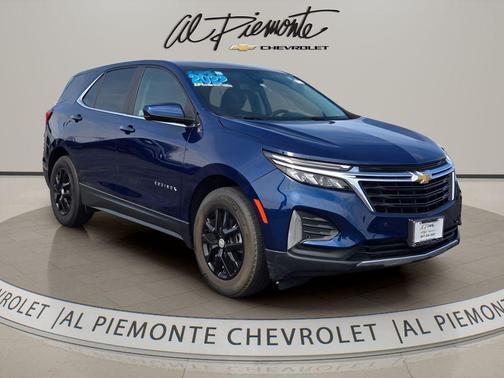 Blue Glow Metallic 2022 Chevrolet Equinox 1LT