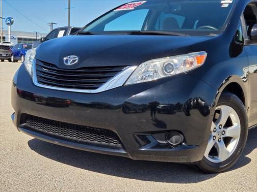 2017 Toyota Sienna LE