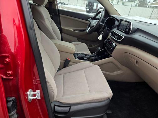 2021 Hyundai TUCSON SE