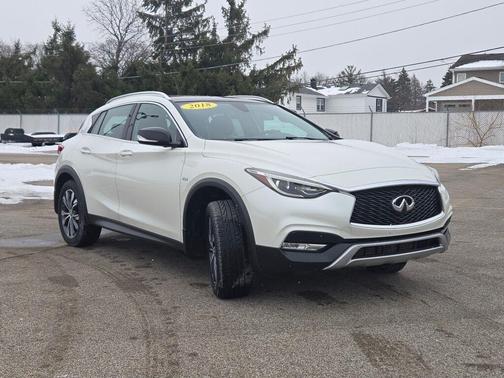 2018 INFINITI QX30 Premium