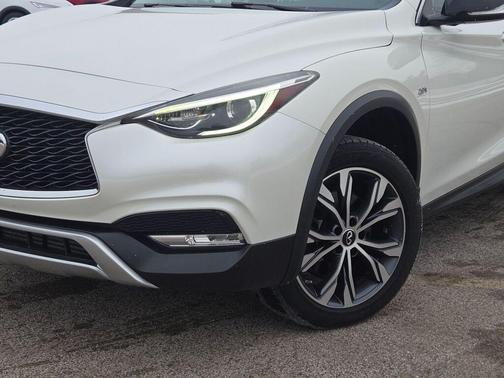 2018 INFINITI QX30 Premium