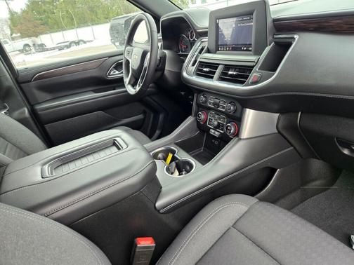 2023 Chevrolet Suburban LS