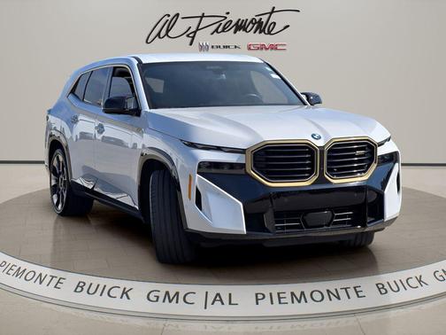 Mineral White Metallic 2023 BMW XM Base