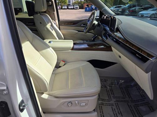 2023 Cadillac Escalade ESV Sport Platinum