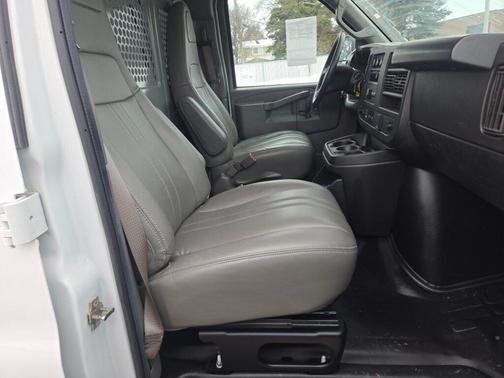 2022 Chevrolet Express 2500 RWD 2500 Regular Wheelbase WT