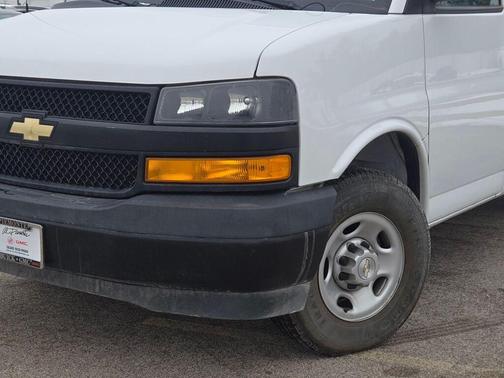 2022 Chevrolet Express 2500 RWD 2500 Regular Wheelbase WT