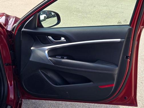 2023 Genesis G70 2.0T AWD