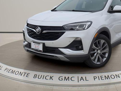 White Frost Tricoat 2020 Buick Encore GX Essence