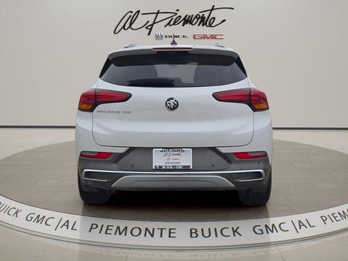 White Frost Tricoat 2020 Buick Encore GX Essence