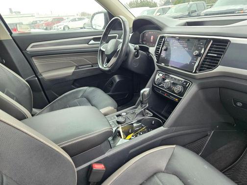 2022 Volkswagen Atlas 3.6L SEL Premium