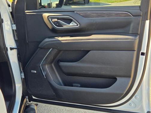2022 Chevrolet Suburban 4WD Z71