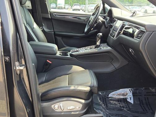 2018 Porsche Macan Sport Edition