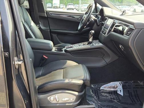 2018 Porsche Macan Base