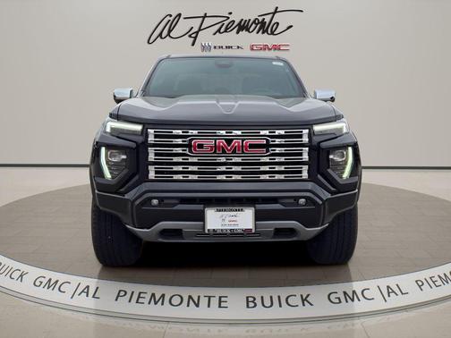 Onyx Black 2024 GMC Canyon Denali