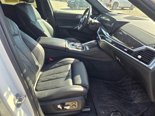 2024 BMW X6 M60i